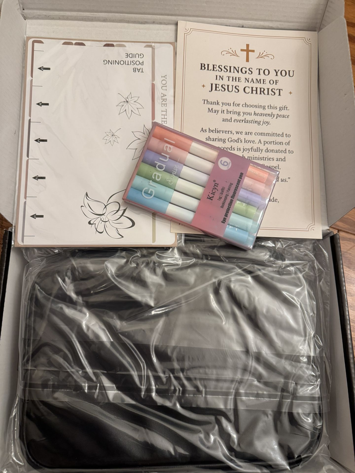 Brand New Bible Cover Case Set with Tabs & Highlighters