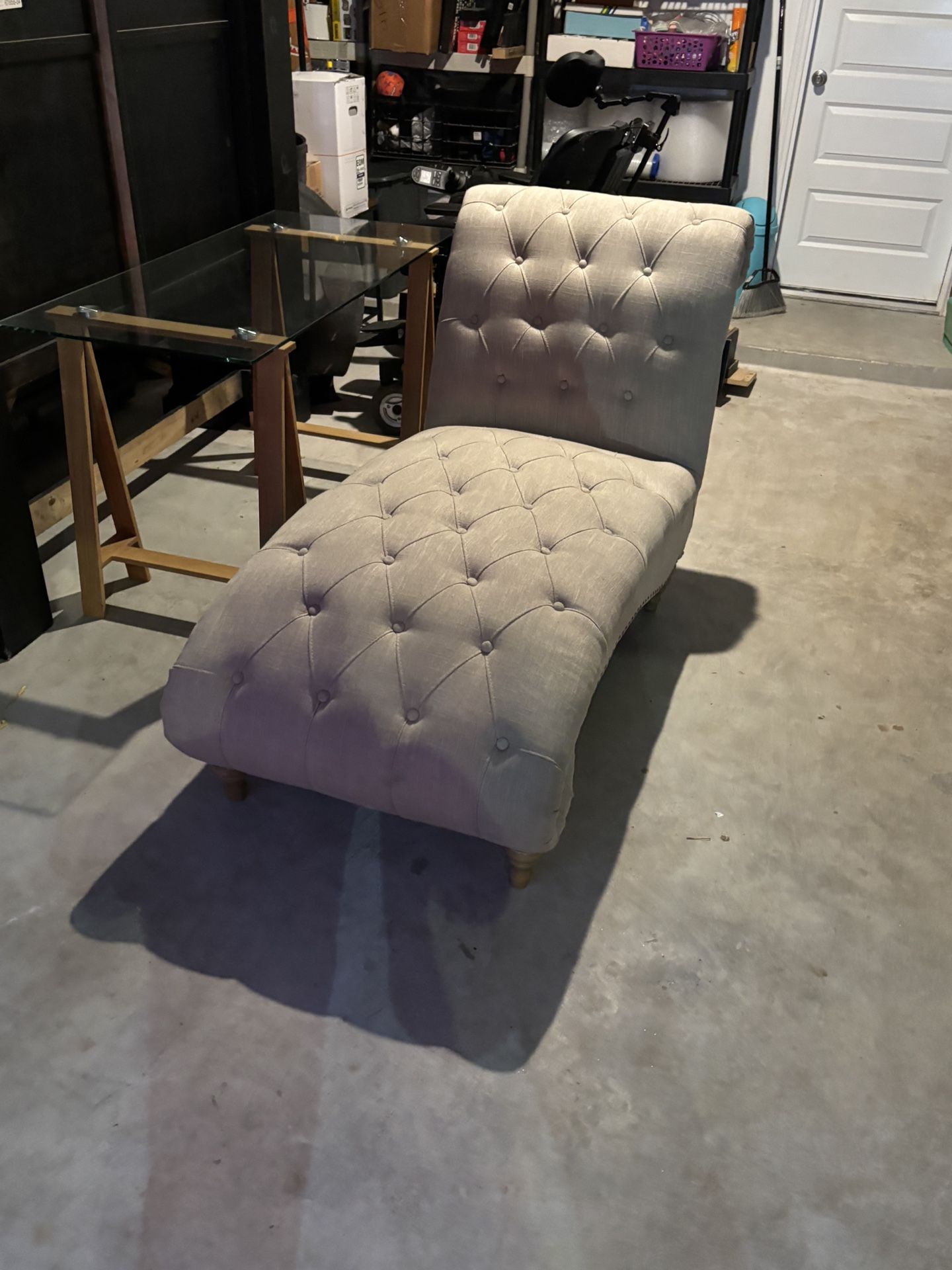 Pre-Owned Tufted Sofa Chaise