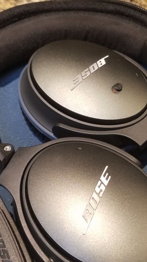 Bose QC25 Noise Cancelling Headphones