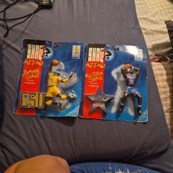 2 Basketball Ball Action Figures 