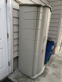 Rubbermaid Vertical Plastic Weather Resistant Outdoor Storage Shed, 2x2.5  ft., Olive and Sandstone for Sale in Kearny, NJ - OfferUp