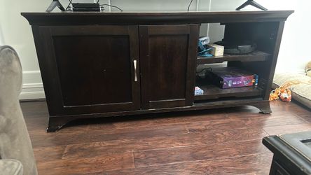 Tv stand