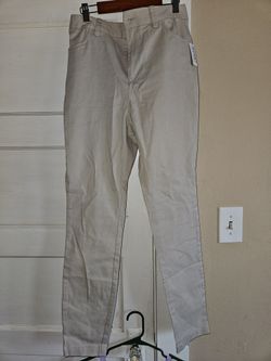 Women's Old Navy skinny khakis sz 6