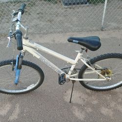 Roadmaster Ground Assault Mountain Bike By SCHWINN for Sale in El Paso TX OfferUp