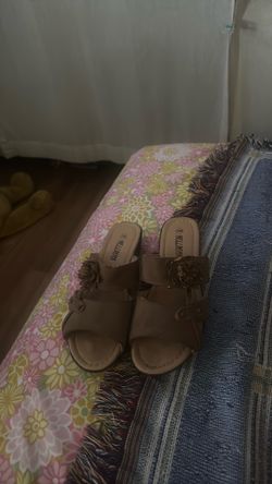 Brown sandals size 71/2  brand Belladia