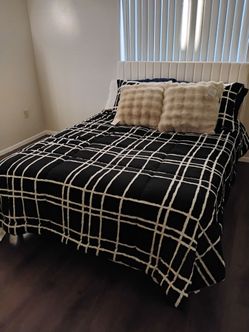 Full size bed