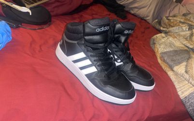 Black Adidas Hoops 2.0