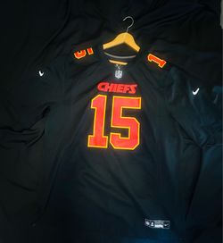 Nike Men’s XL Kansas City Chiefs Patrick Mahomes Black Carbon Name & Number Jersey