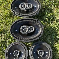 Kicker Speakers Set