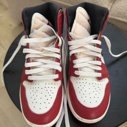 AIR JORDAN 1 2022 “Lost and Found Chicagos”