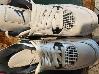 Jordan 4 Size 5y