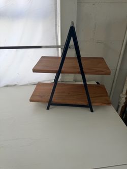 Super cute stand can use in any room
