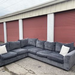 Gray Ashley sectional sectional (free delivery)