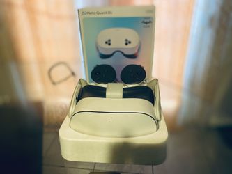 Meta Quest 3S 128GB VR Headset + Contollers + Box