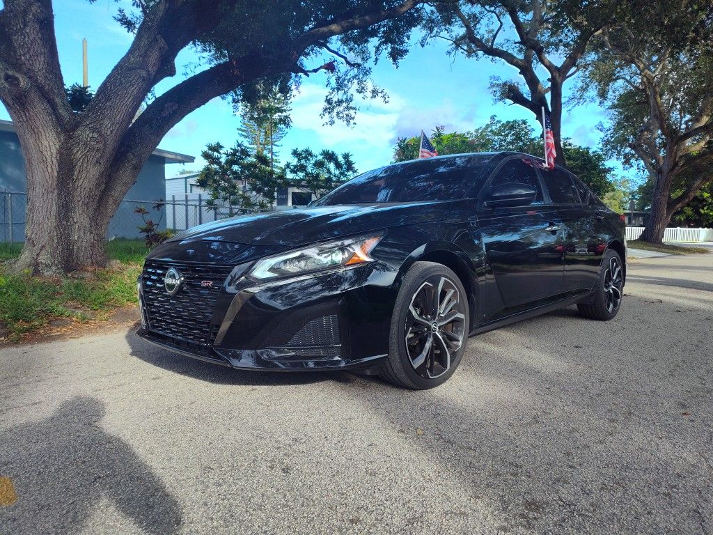 2023 Nissan Altima Sr