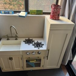 Pottery Barn Play Kitchen 