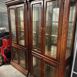 American Drew Glass Hutch/china Cabinet