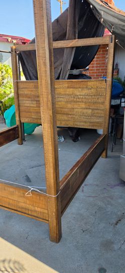 King bed frame