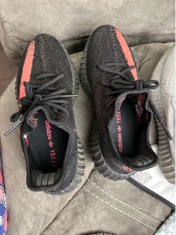 Yeezy Boost V2 Core Red size 5.5