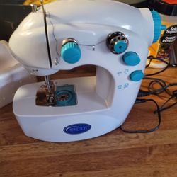 Working sewing machine