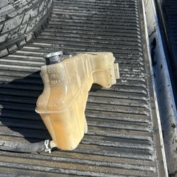 2006-2010 Dodge Charger Coolant Reservoir 