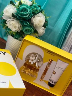 Daisy by Marc Jacob’s