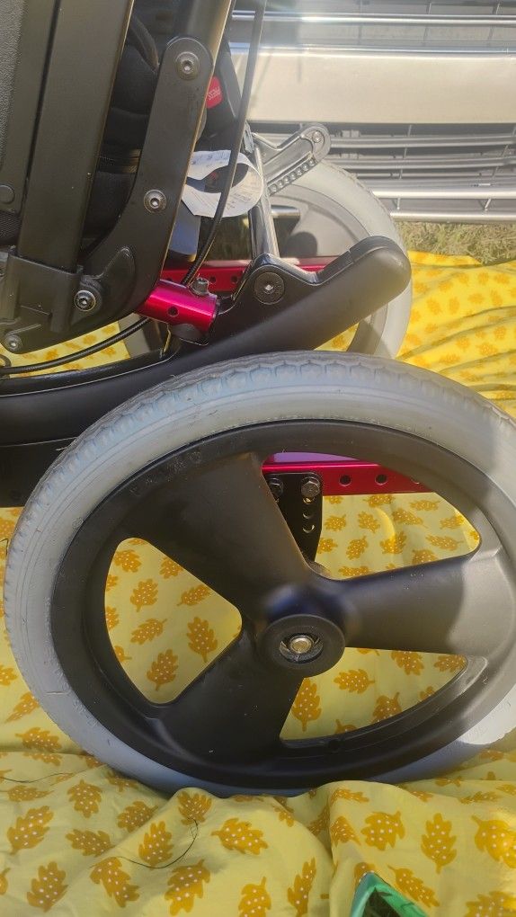 Quickie Sr45 Wheel Chair Like New