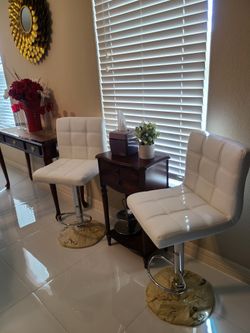 Set Of 2 White Barstools Brand New 