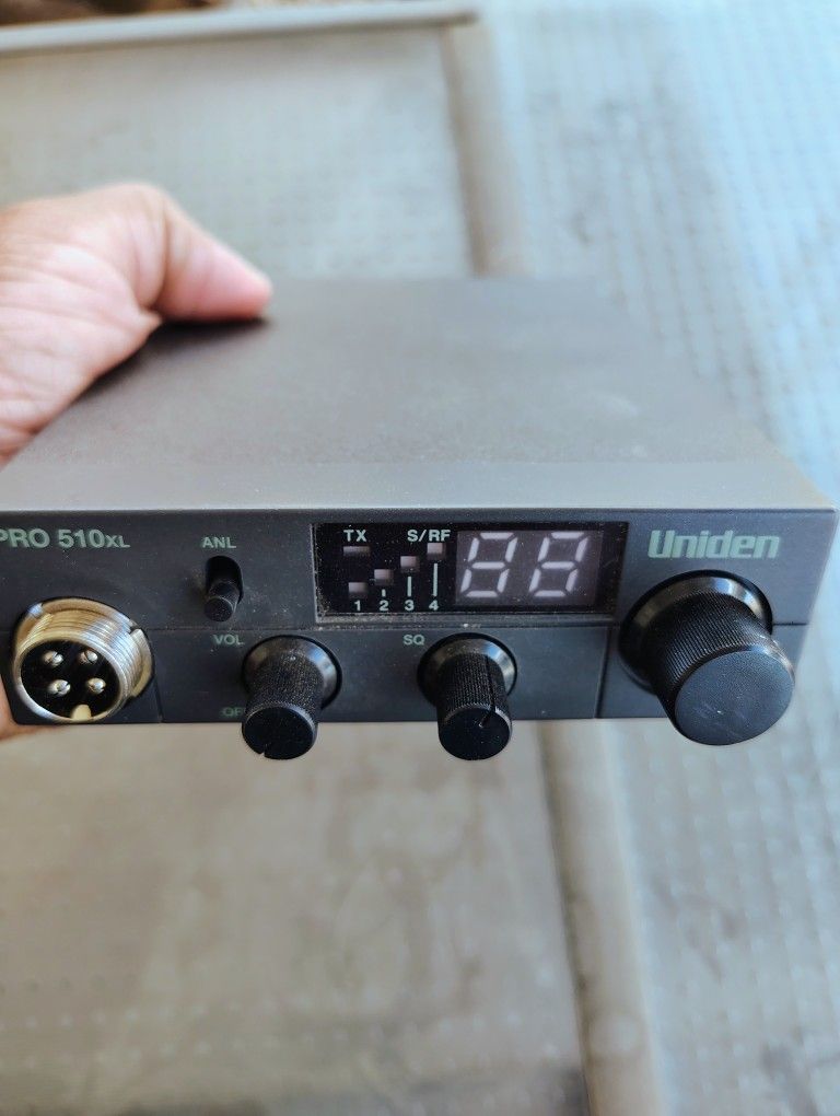 UNIDEN PRO 510XL CB RADIO SELLING AS IS $39
