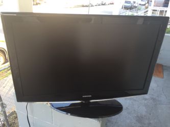 40” Samsung lcd tv with remote