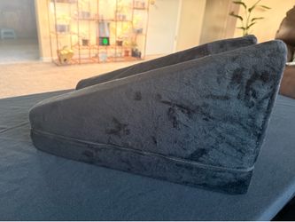 Post-Surgery Arm Elevation Pillow – Excellent Condition