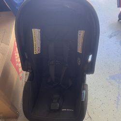 Graco Snugride Snuglock 35 Carseat w/base