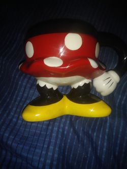 Minnie collector cup