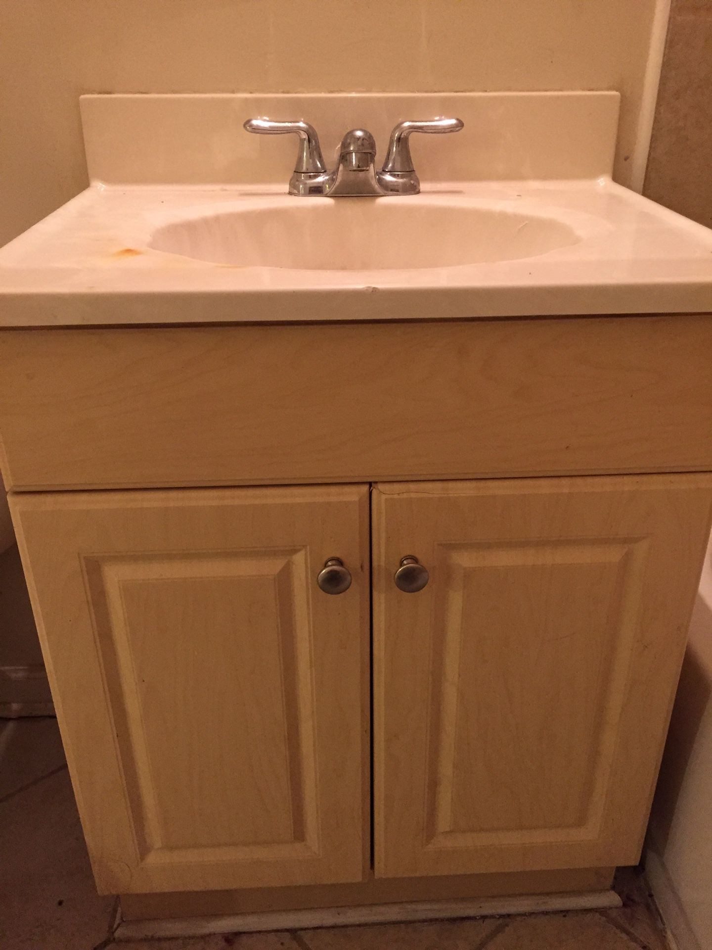 24 inch Bathroom vanity