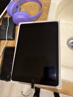 (2) Apple iPads Broke
