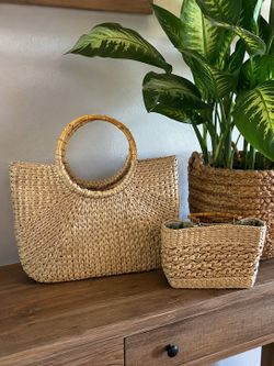 Matching Woven Handbag Set