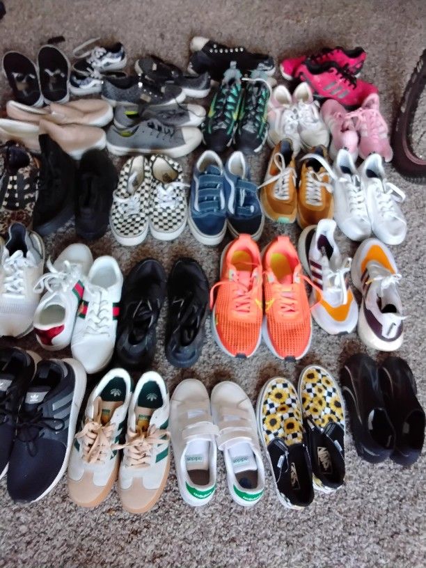 Tenis Variado $280. $10 Cada Par Todo Lote Junto No Se Venden Separados
