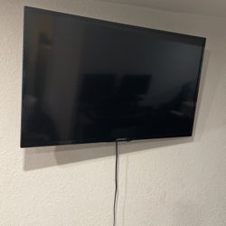Element 40” And Tv Mount