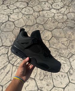 Black Cats Retro 4s