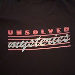 Unsolved Mysteries logo Classic T-Shirt Adult Medium Robert Stack