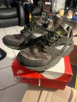 Size 11- Nike Air Huarache Camo