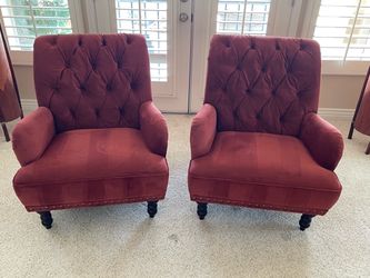 Living room chairs - like new