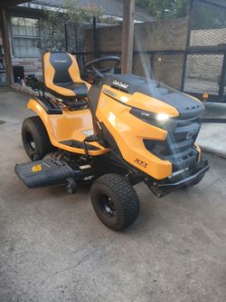 Riding Lawnmower Cub Cadet Mower 46" Deck 22hp V-Twin Hemi Powered Like New!