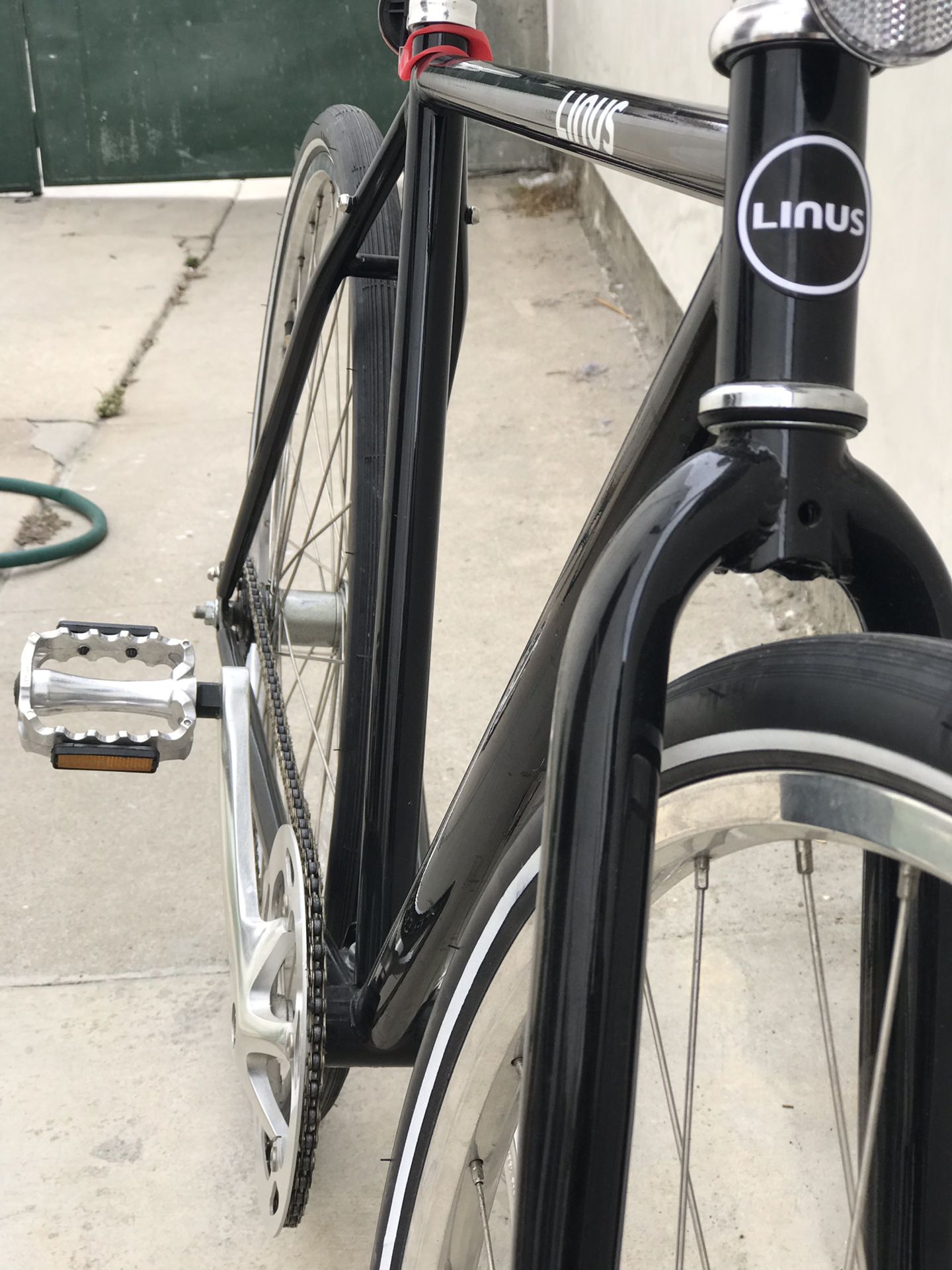 Linus Roadster— Black (like new condition)