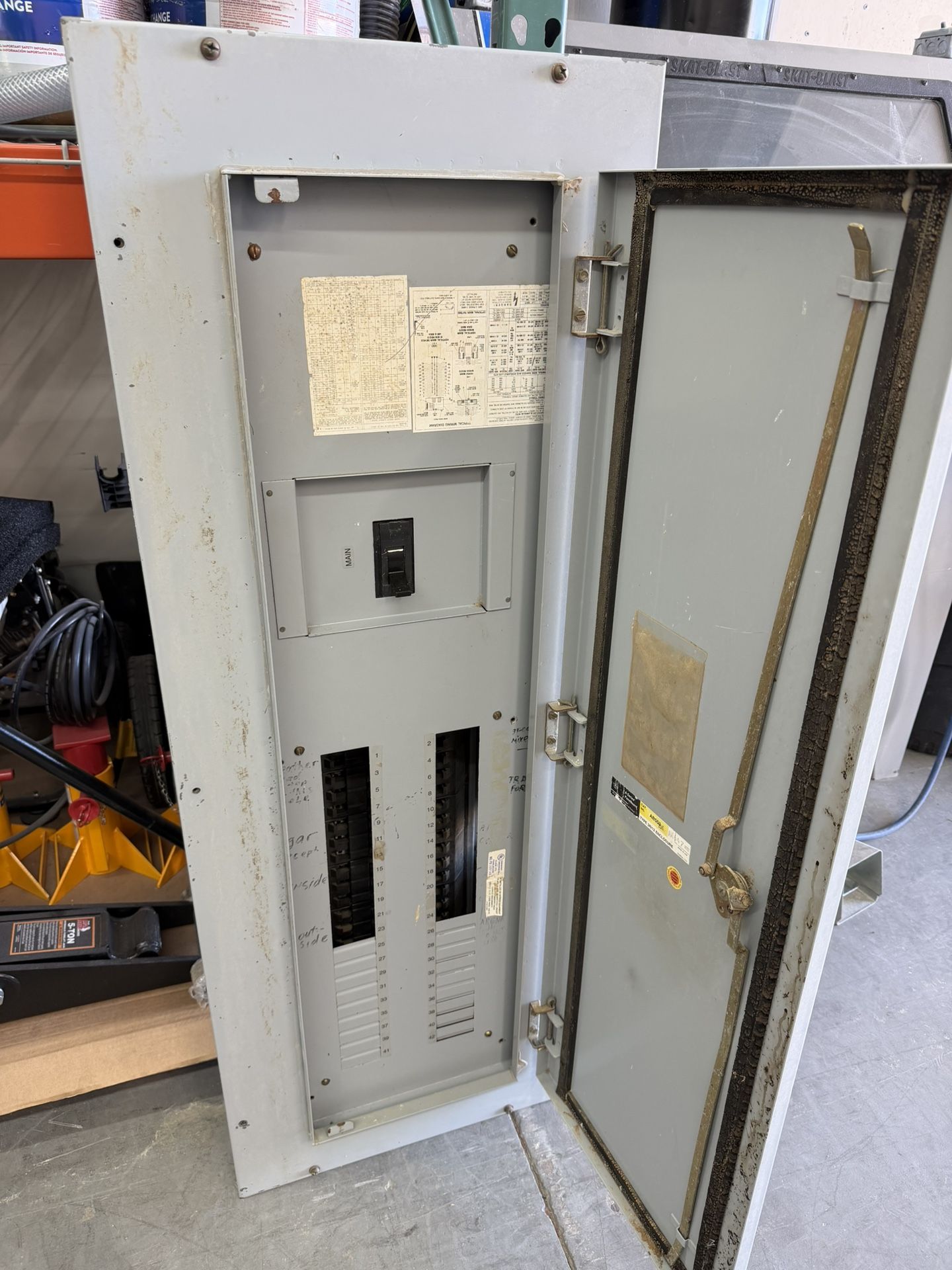 480/277 225a Panel box With main
