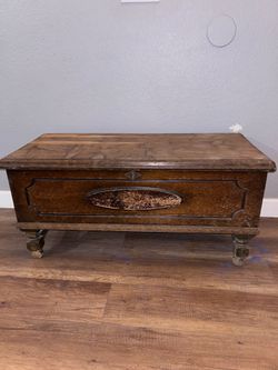 Vintage Ed Roos Cedar Hope Chest / Blanket Chest (lock dissembled )