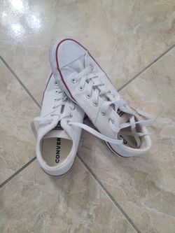 CONVERSE size 9