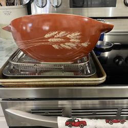 Vintage 1980 Pyrex Bowl