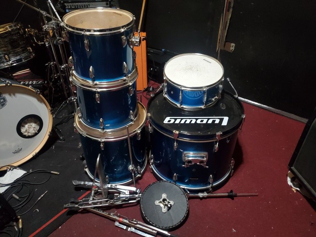 Ludwing 5 piece drum kit