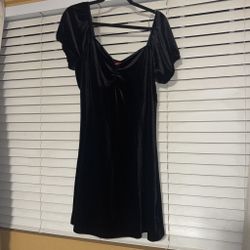 Black 2X Velvet Dress